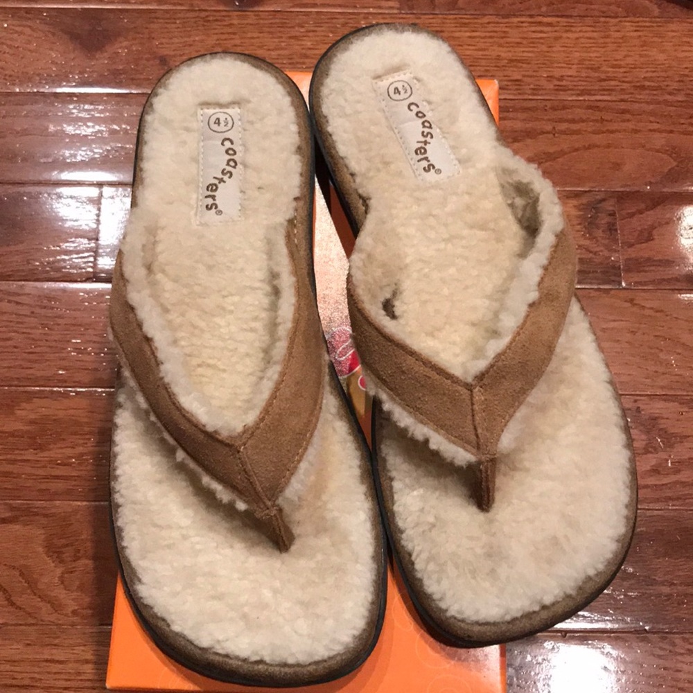 Sherpa bottom flip flops size 4 1/2
